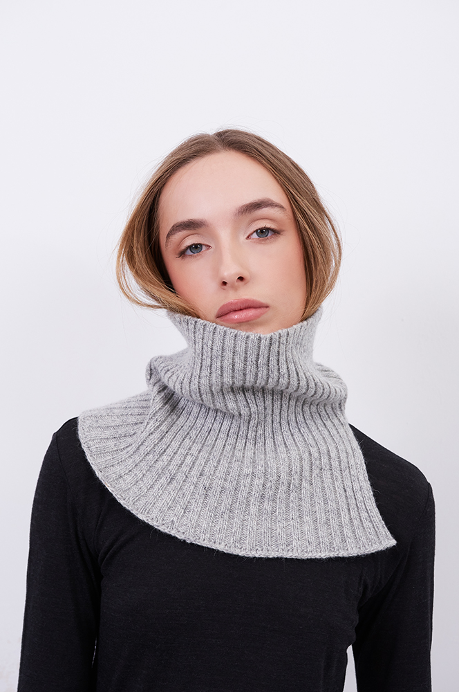 Комір в'язаний сірий (АК 09)